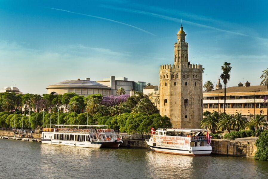 Walking-Tour-of-Seville