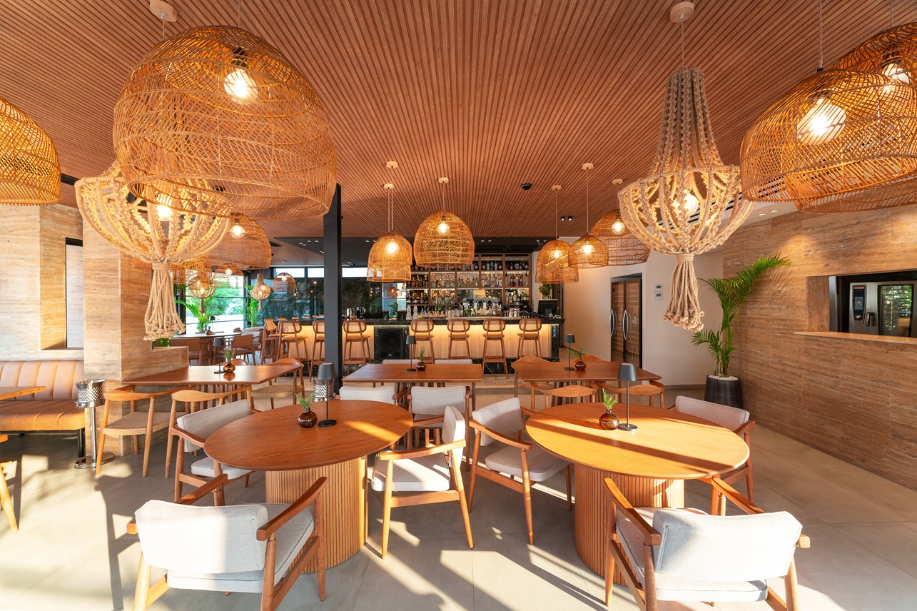 Hippocampus hotel bar